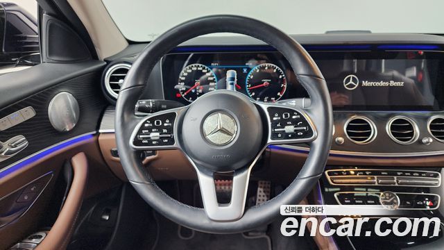 Mercedes-Benz E-Class E300 4MATIC Avnatgarde