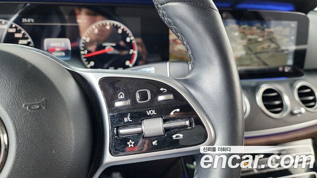 Mercedes-Benz E-Class E300 4MATIC Avnatgarde