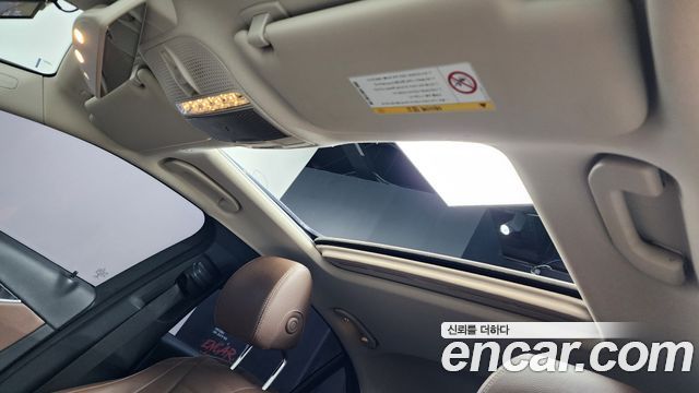 Mercedes-Benz E-Class E300 4MATIC Avnatgarde