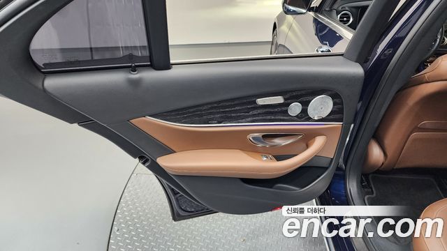 Mercedes-Benz E-Class E300 4MATIC Avnatgarde