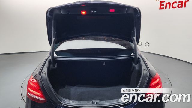 Mercedes-Benz E-Class E300 4MATIC Avnatgarde