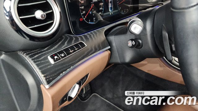 Mercedes-Benz E-Class E300 4MATIC Avnatgarde