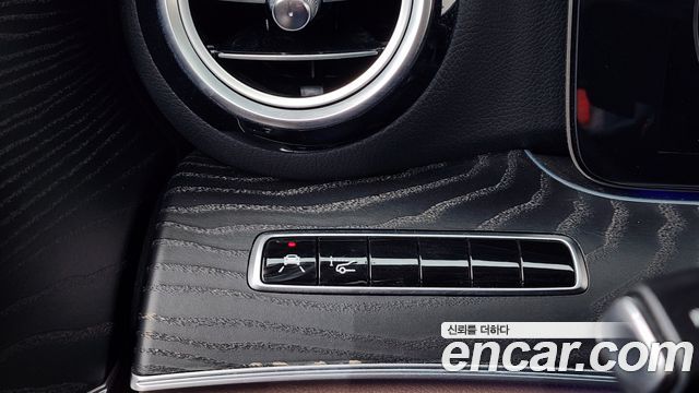 Mercedes-Benz E-Class E300 4MATIC Avnatgarde