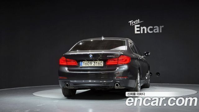 BMW 5-Series 530e Luxury
