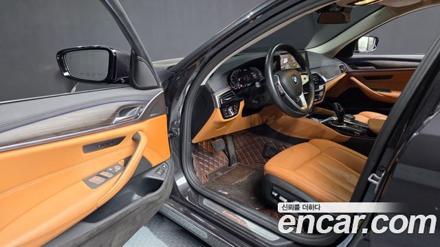 BMW 5-Series 530e Luxury