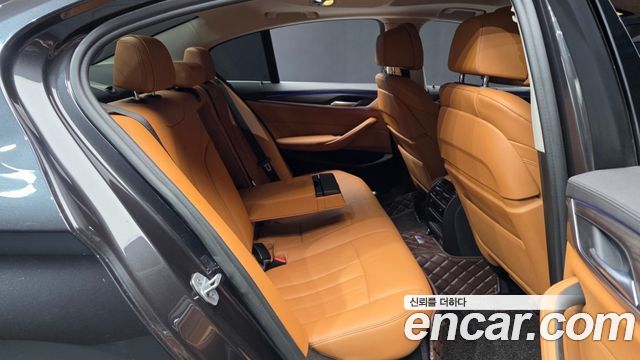 BMW 5-Series 530e Luxury