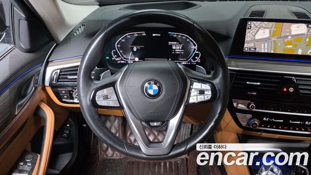 BMW 5-Series 530e Luxury