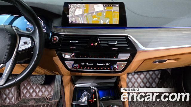 BMW 5-Series 530e Luxury