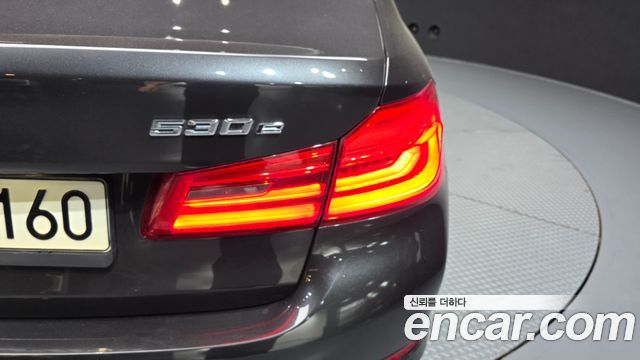 BMW 5-Series 530e Luxury