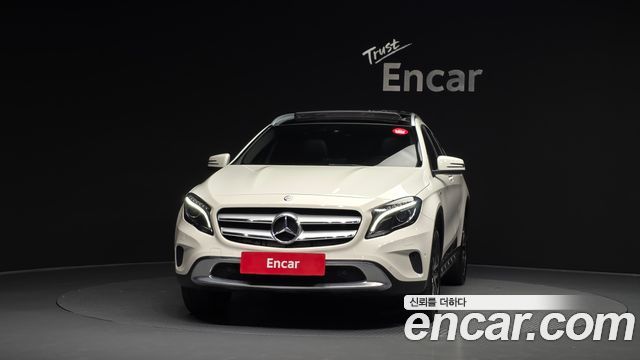 Mercedes-Benz GLA-Class GLA200d 4MATIC Activity Edition