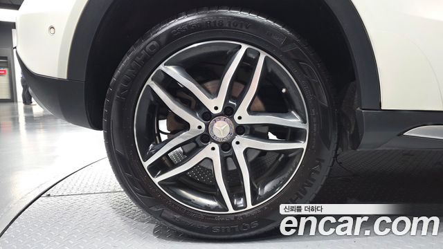 Mercedes-Benz GLA-Class GLA200d 4MATIC Activity Edition