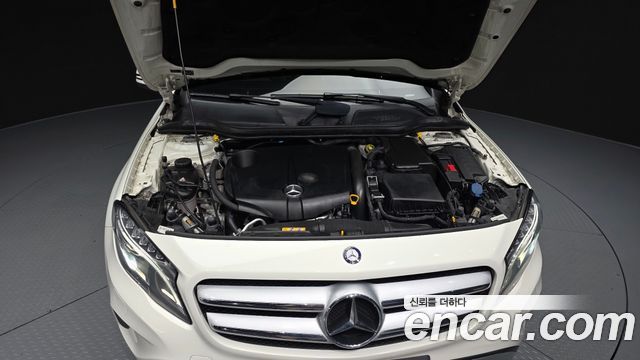 Mercedes-Benz GLA-Class GLA200d 4MATIC Activity Edition