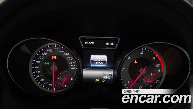 Mercedes-Benz GLA-Class GLA200d 4MATIC Activity Edition