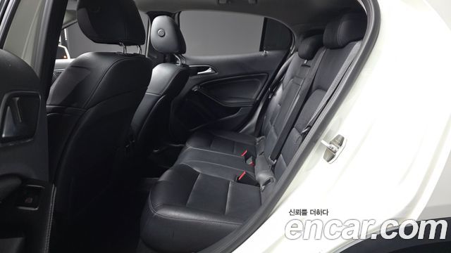 Mercedes-Benz GLA-Class GLA200d 4MATIC Activity Edition