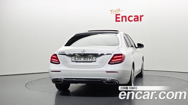 Mercedes-Benz E-Class E200 Avantgarde
