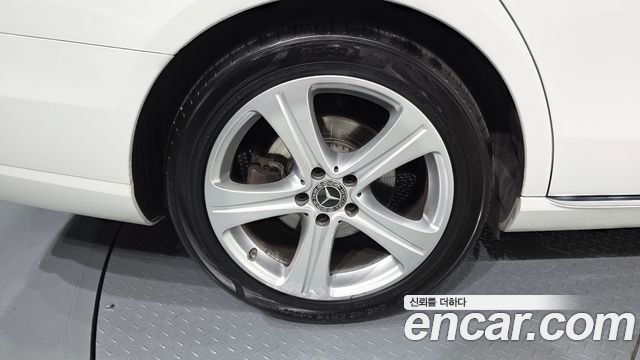 Mercedes-Benz E-Class E200 Avantgarde