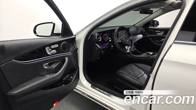 Mercedes-Benz E-Class E200 Avantgarde
