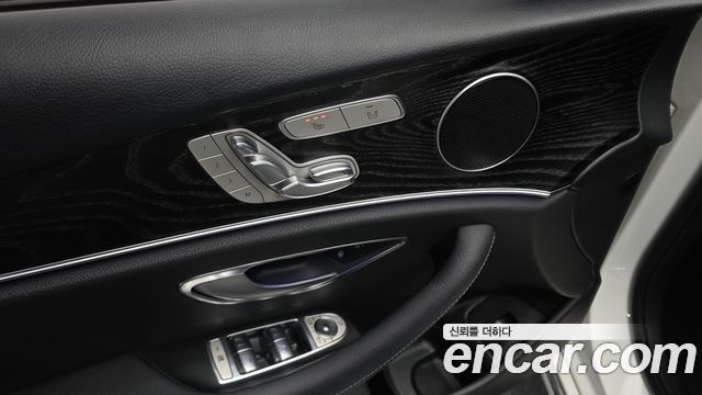 Mercedes-Benz E-Class E200 Avantgarde