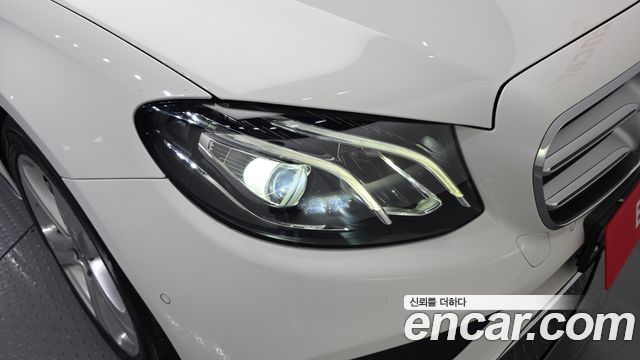 Mercedes-Benz E-Class E200 Avantgarde
