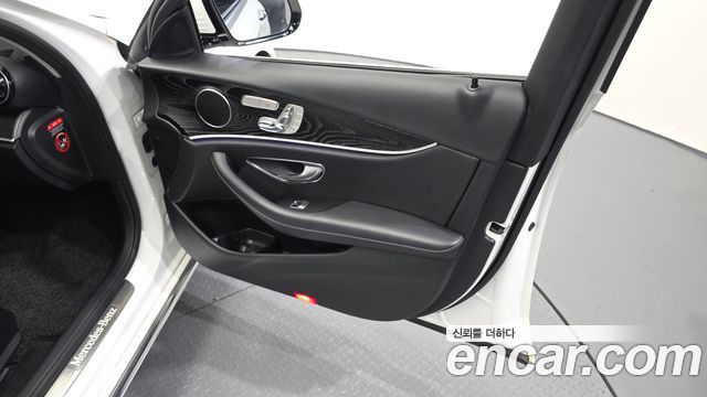 Mercedes-Benz E-Class E200 Avantgarde