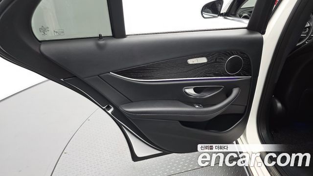 Mercedes-Benz E-Class E200 Avantgarde