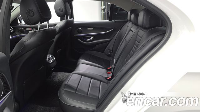 Mercedes-Benz E-Class E200 Avantgarde