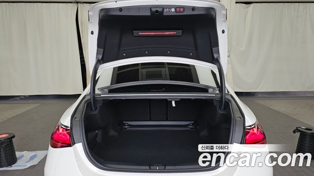 Mercedes-Benz E-Class E200 Avantgarde