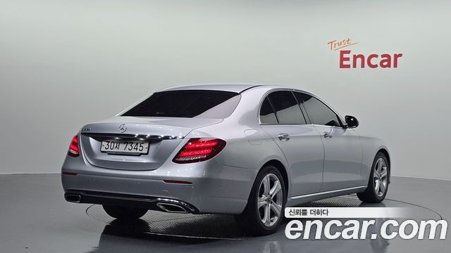 Mercedes-Benz E-Class E200 Avantgarde