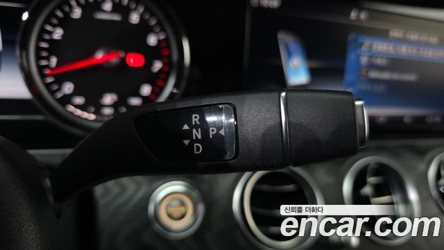 Mercedes-Benz E-Class E200 Avantgarde
