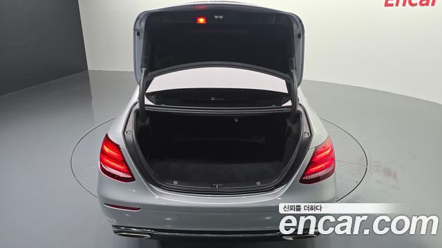Mercedes-Benz E-Class E200 Avantgarde