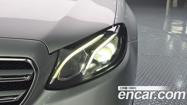 Mercedes-Benz E-Class E200 Avantgarde