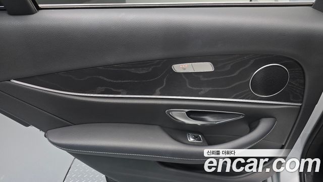 Mercedes-Benz E-Class E200 Avantgarde
