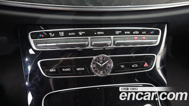 Mercedes-Benz E-Class E200 Avantgarde