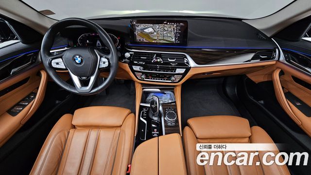 BMW 5-Series 520i Luxury
