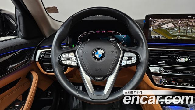 BMW 5-Series 520i Luxury