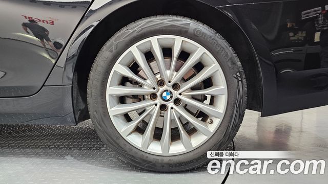 BMW 5-Series 520i Luxury