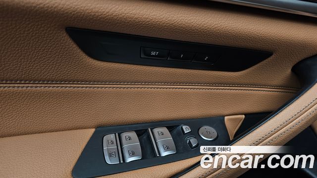 BMW 5-Series 520i Luxury