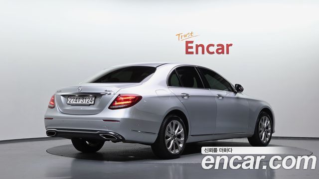 Mercedes-Benz E-Class E300 4MATIC Exclusive