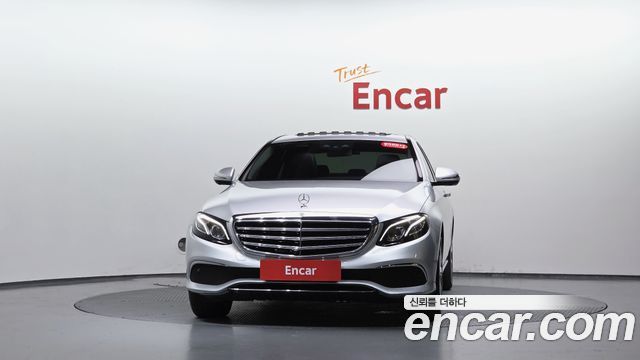 Mercedes-Benz E-Class E300 4MATIC Exclusive