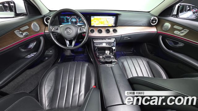 Mercedes-Benz E-Class E300 4MATIC Exclusive