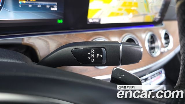 Mercedes-Benz E-Class E300 4MATIC Exclusive