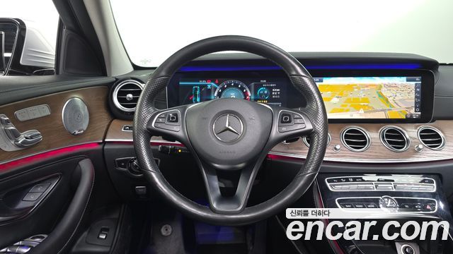 Mercedes-Benz E-Class E300 4MATIC Exclusive