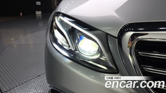 Mercedes-Benz E-Class E300 4MATIC Exclusive