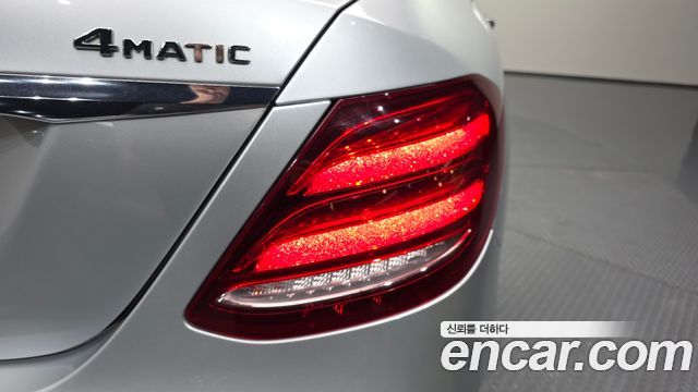Mercedes-Benz E-Class E300 4MATIC Exclusive