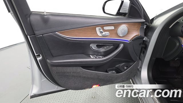 Mercedes-Benz E-Class E300 4MATIC Exclusive