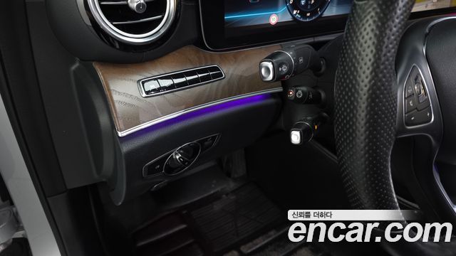 Mercedes-Benz E-Class E300 4MATIC Exclusive