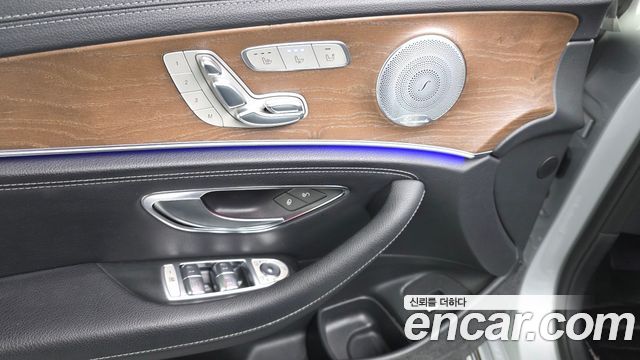 Mercedes-Benz E-Class E300 4MATIC Exclusive