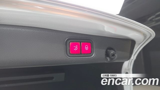 Mercedes-Benz E-Class E300 4MATIC Exclusive