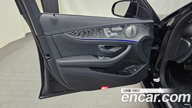 Mercedes-Benz E-Class E350 4MATIC AMG Line