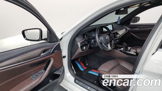 BMW 5-Series 530i xDrive M Sport Package Plus